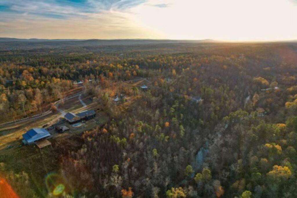 Private Tiny Home Royal Ridge Getaway エクステリア 写真