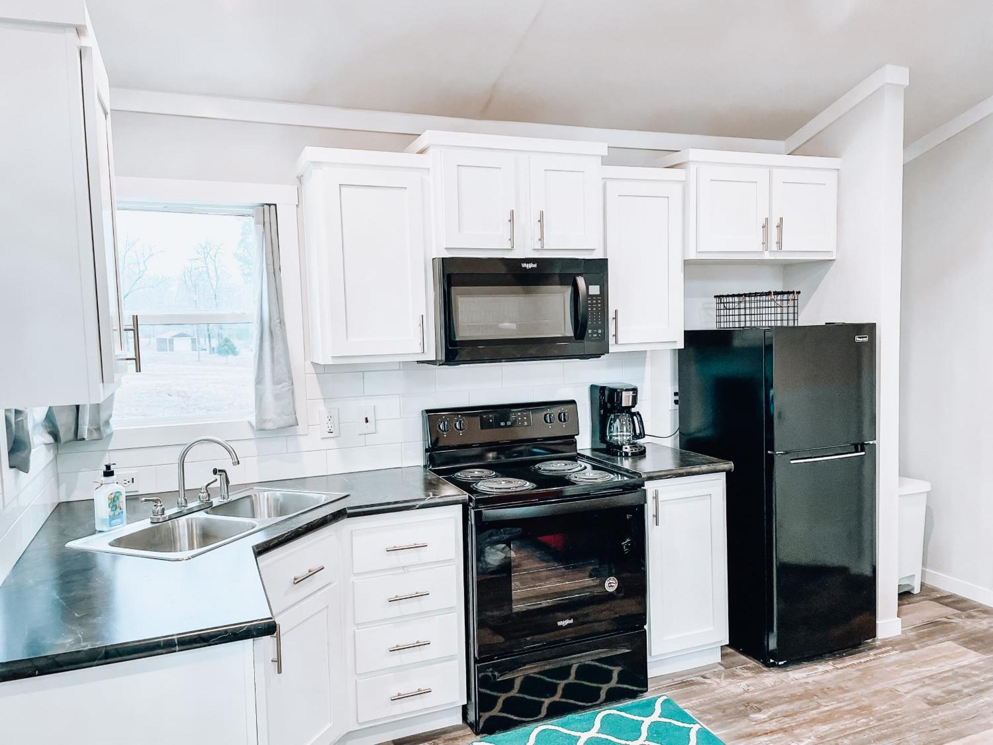 Private Tiny Home Royal Ridge Getaway エクステリア 写真